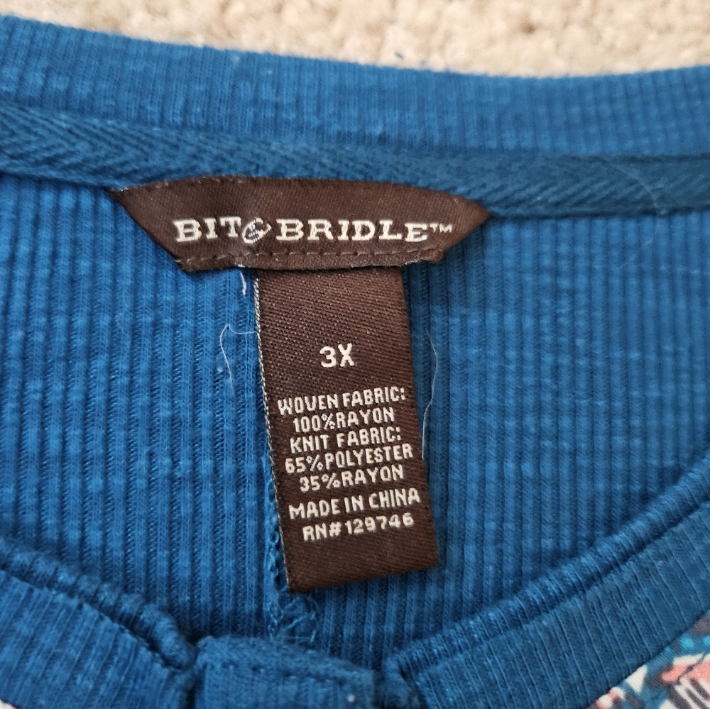 Bit & Bridle Women's Size 3x Teal and White Aztec Patterned Blouse - Picture 11 of 12